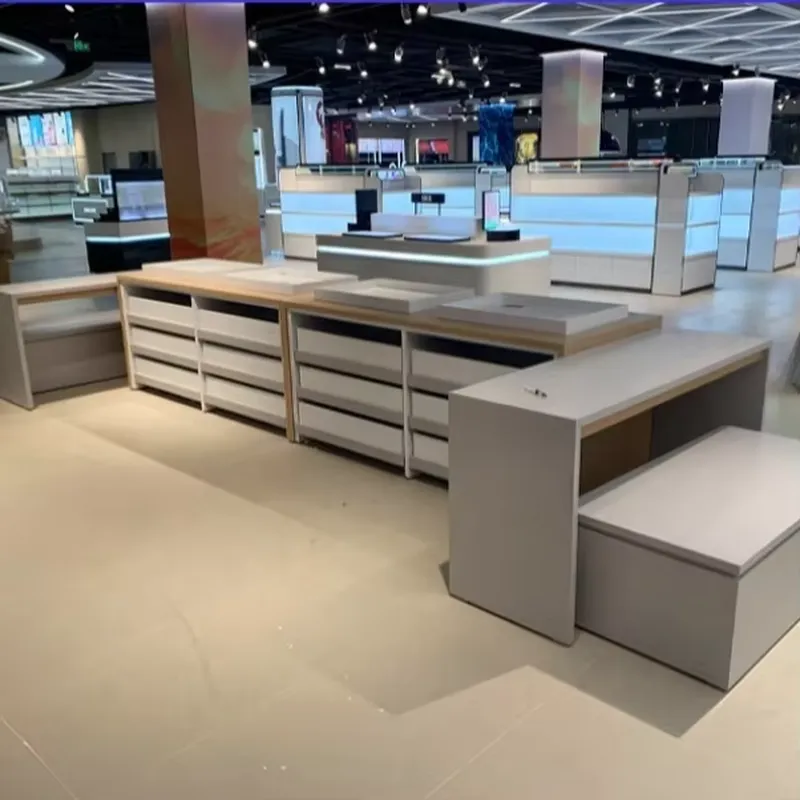 Kiosque d'affichage de qualité - Phone Accessories Shop Design avis et prix